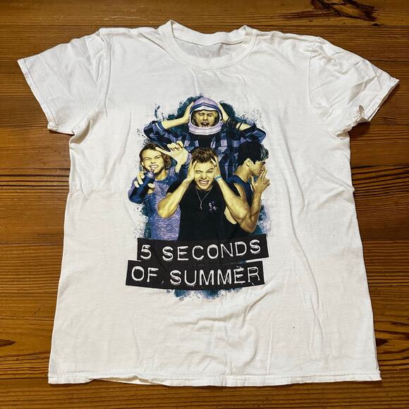 5 Seconds of Summer band 2016 white tour shirt SIZE M - Picture 1 of 3